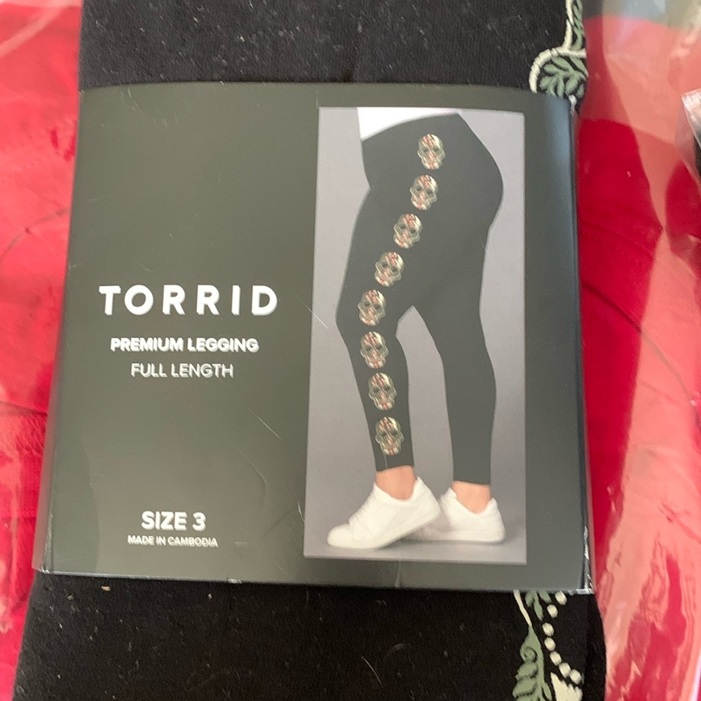 Nwt leggings torrid size 3